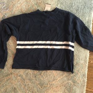 Cropped long sleeve t shirt